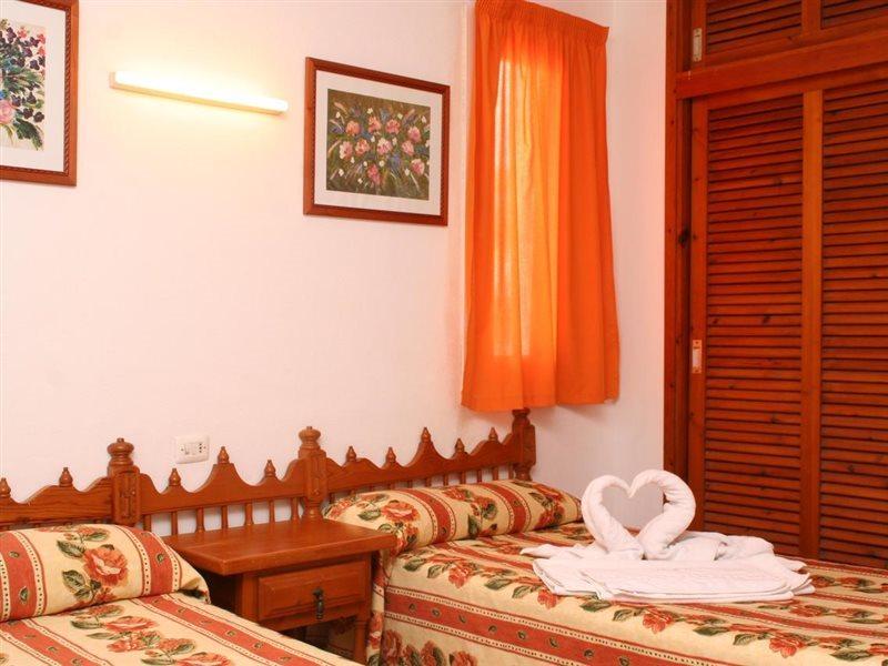 Apartamentos Del Rey Portinatx Exterior photo