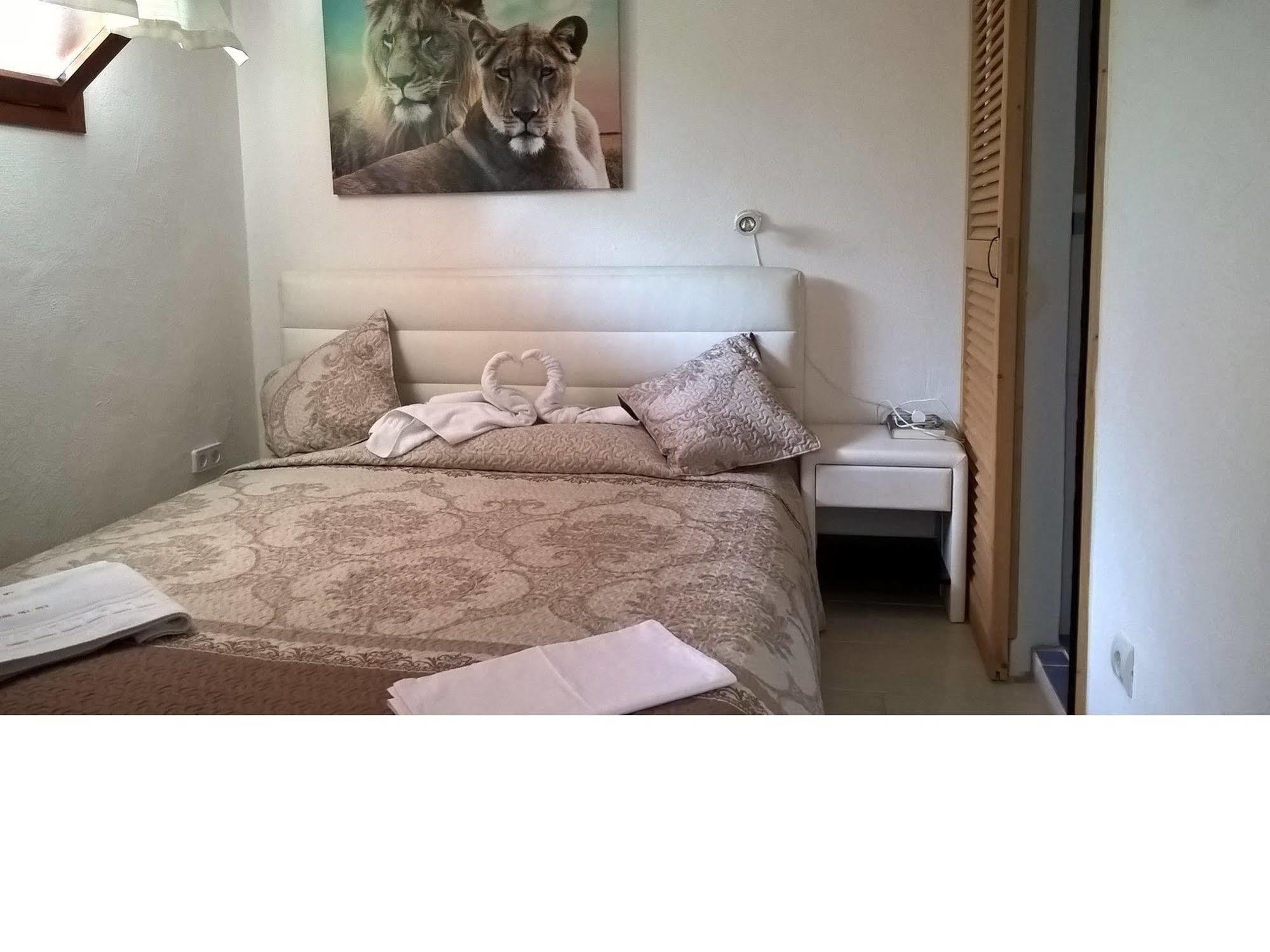 Apartamentos Del Rey Portinatx Exterior photo